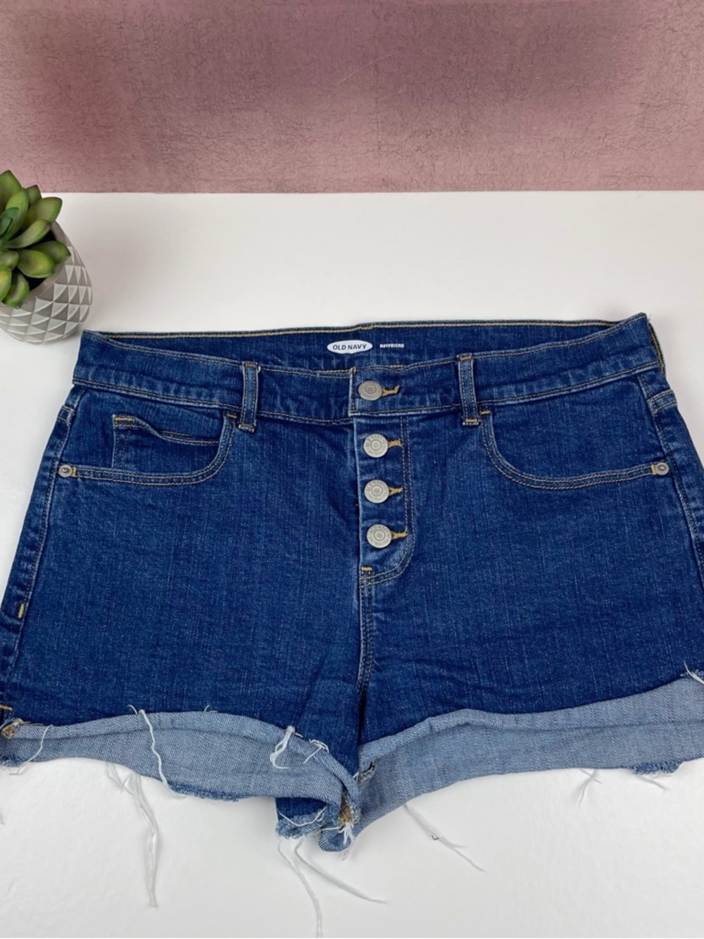 Old Navy Boyfriend Blue Denim Button Fly Cut Off Jean Shorts Women Size 8